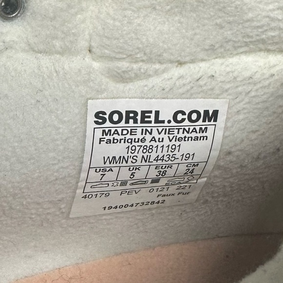 Sorel Women's Out N About III Conquest Winter Ankle Boot - Chalk, Sea Salt - Picture 11 of 13